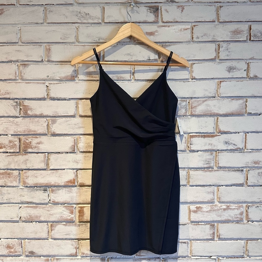 Abercrombie & Fitch Wrap Traveller Black Mini Dress NWT - Picture 2 of 8